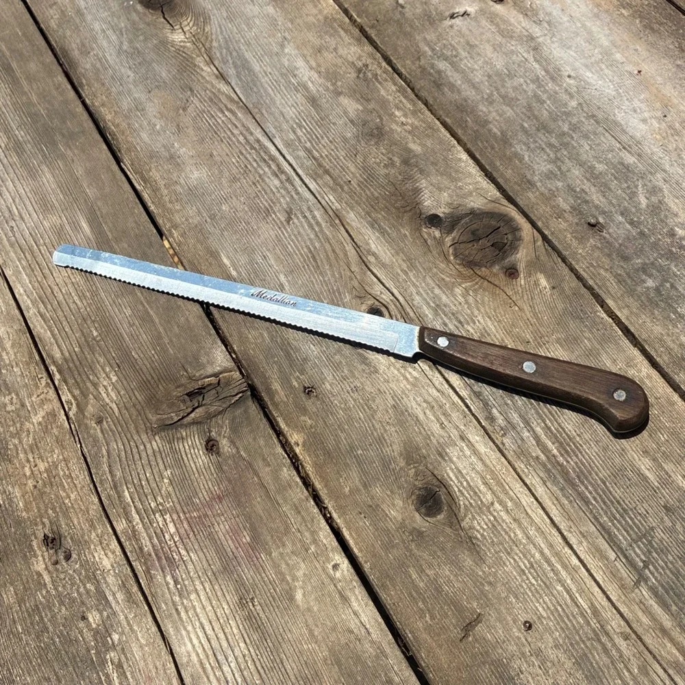 Medallion Bread Knife 9 Inch Blade Vintage Japan Stainless Steel Wood Handle